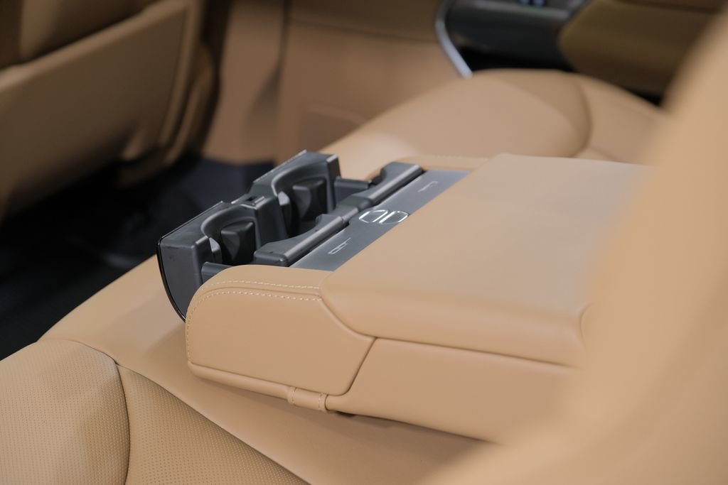 Used 2026 Land Rover Range Rover Long Wheelbase SE image 39