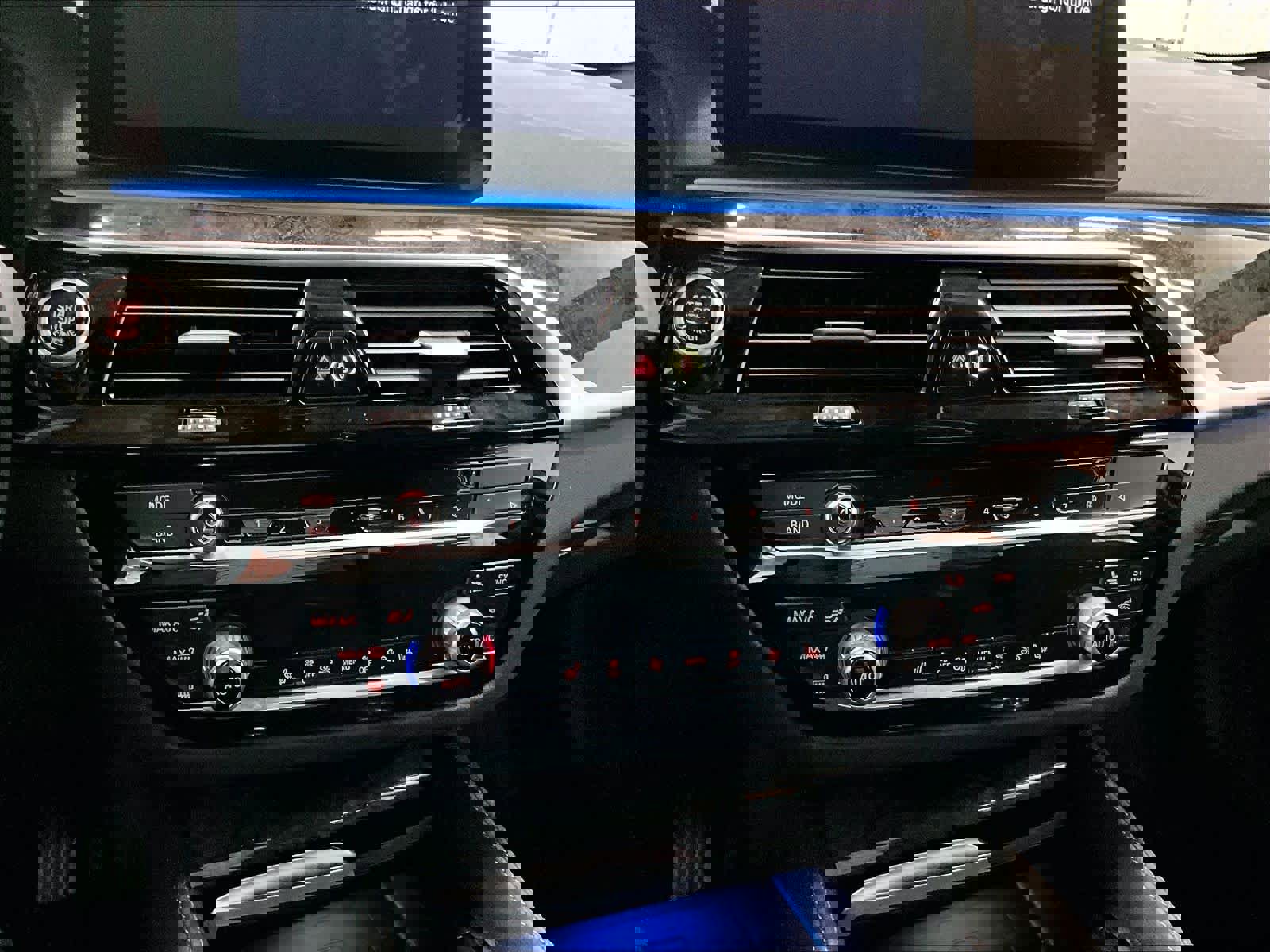 Used 2023 BMW 530e xDrive w/ Executive Package image 34