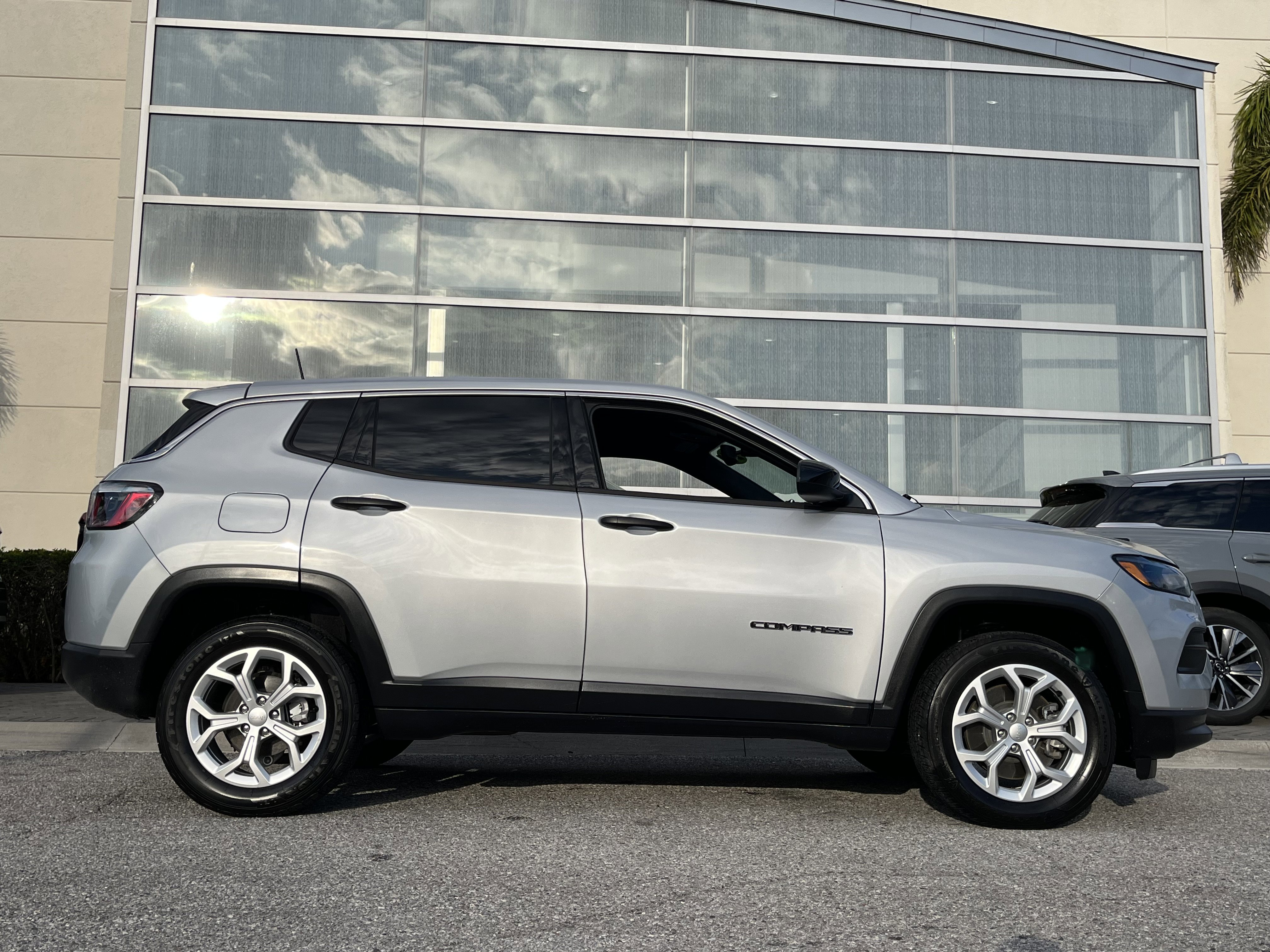 Used 2024 Jeep Compass Sport image 10