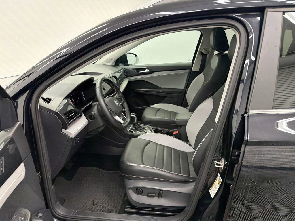 Used 2023 Volkswagen Taos SEL AWD/4WD image 9