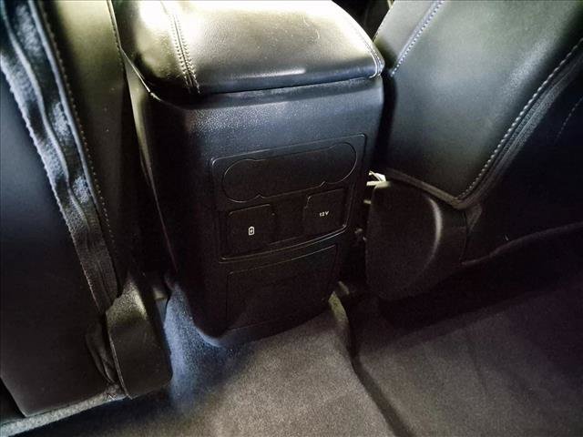 Used 2022 Ford Explorer XLT w/ Equipment Group 202A AWD/4WD image 16