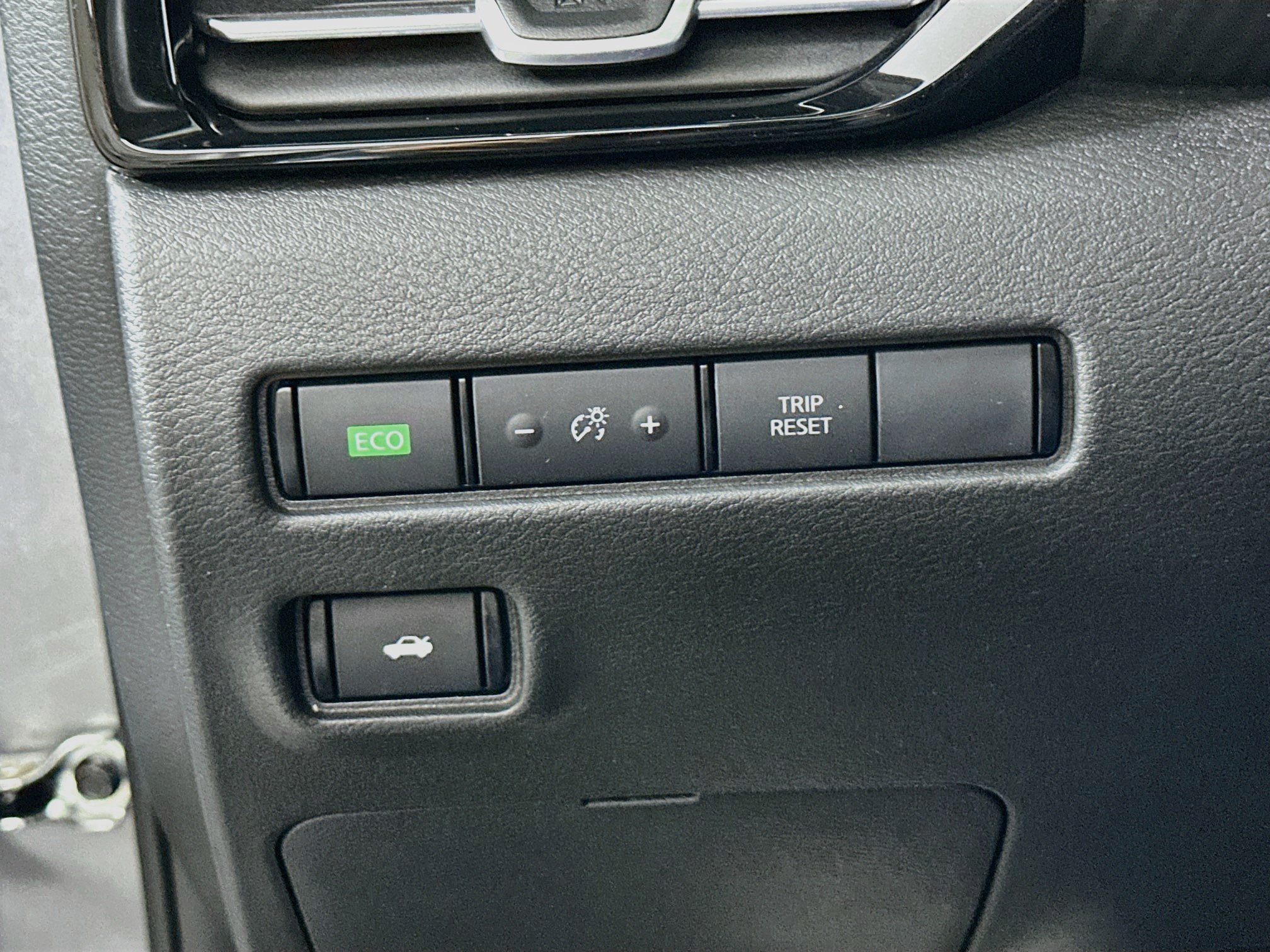 Used 2025 Nissan Sentra SR FWD image 16