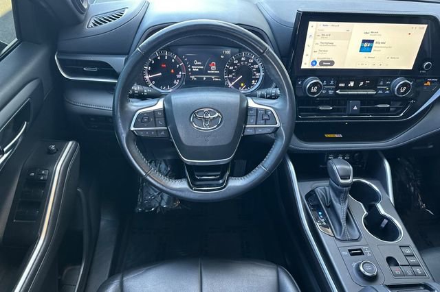 Used 2023 Toyota Highlander XSE AWD/4WD image 16