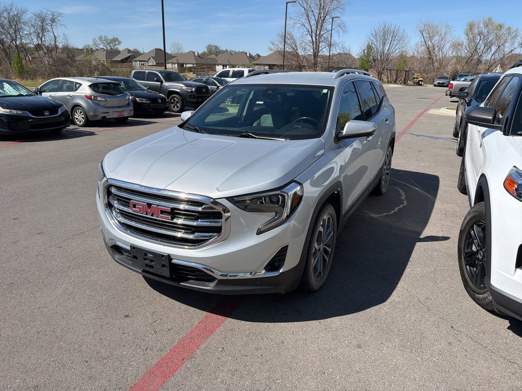 Used 2020 GMC Terrain SLT w/ Preferred Package image 2