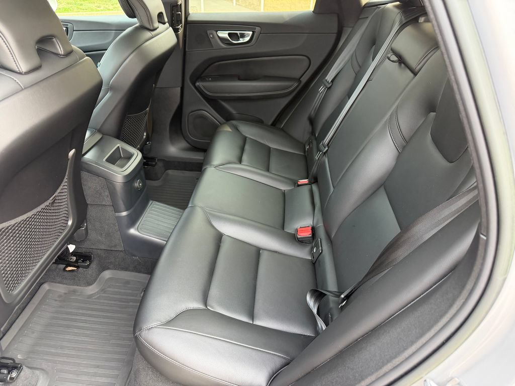 Certified 2023 Volvo XC60 T8 Core AWD/4WD image 21