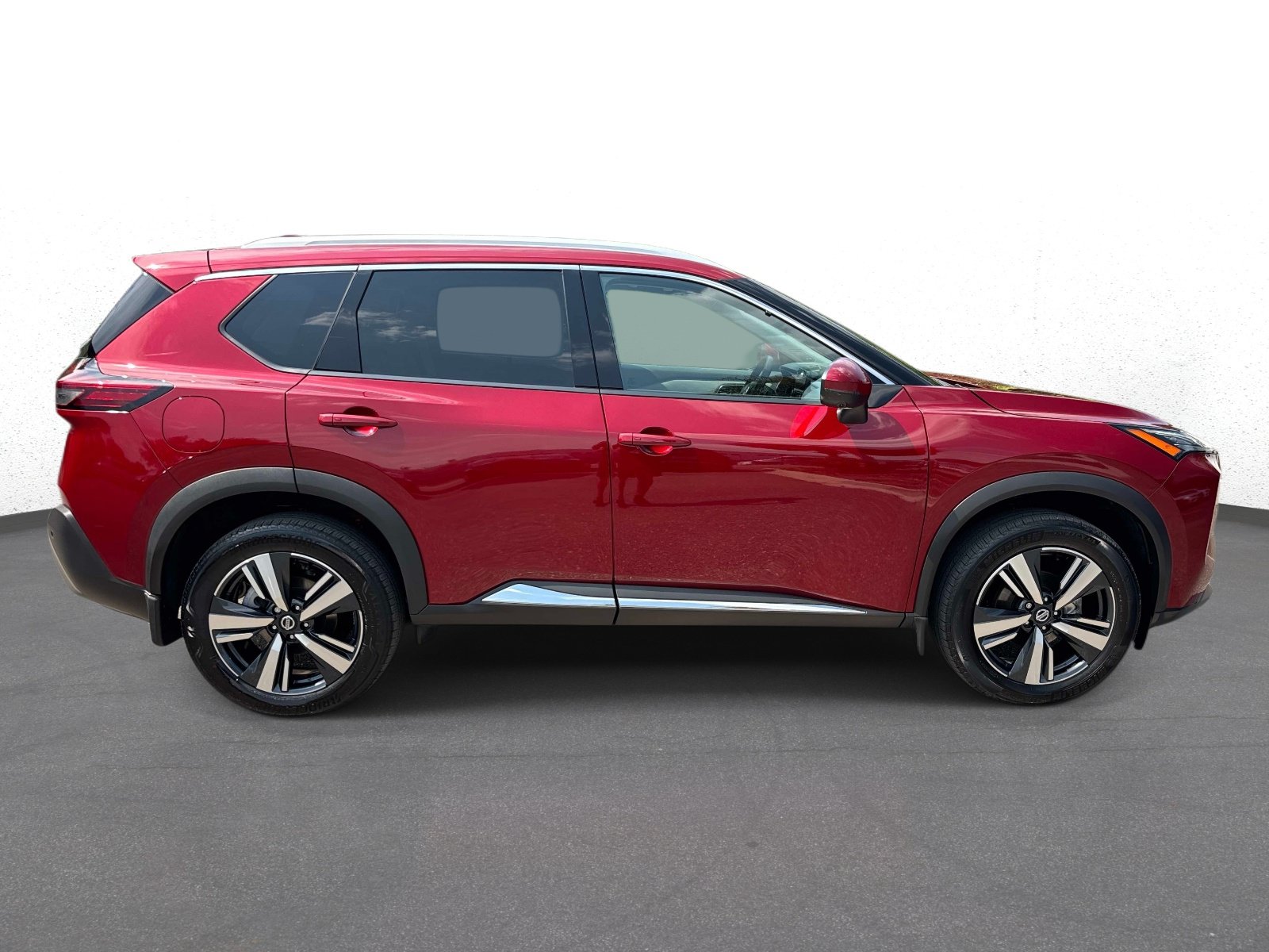 Used 2021 Nissan Rogue SL w/ Premium Package FWD image 2