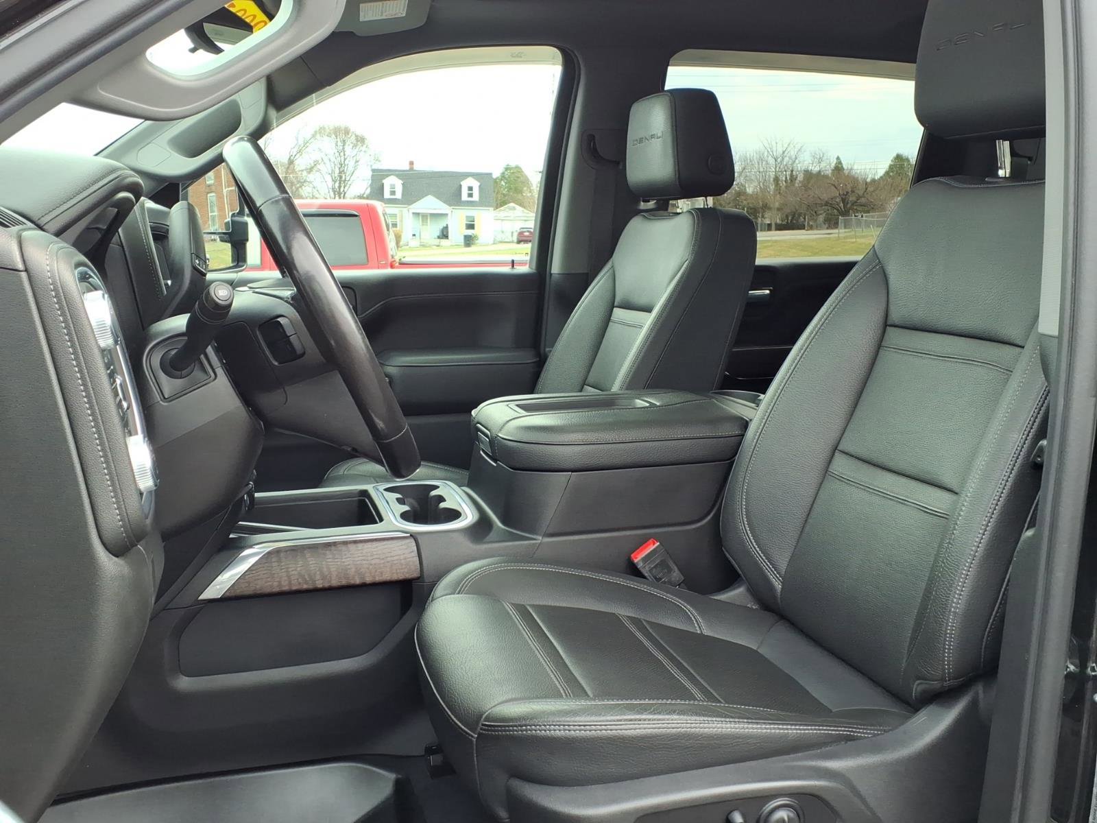 Used 2021 GMC Sierra 3500 Denali w/ Denali Black Diamond Edition image 19