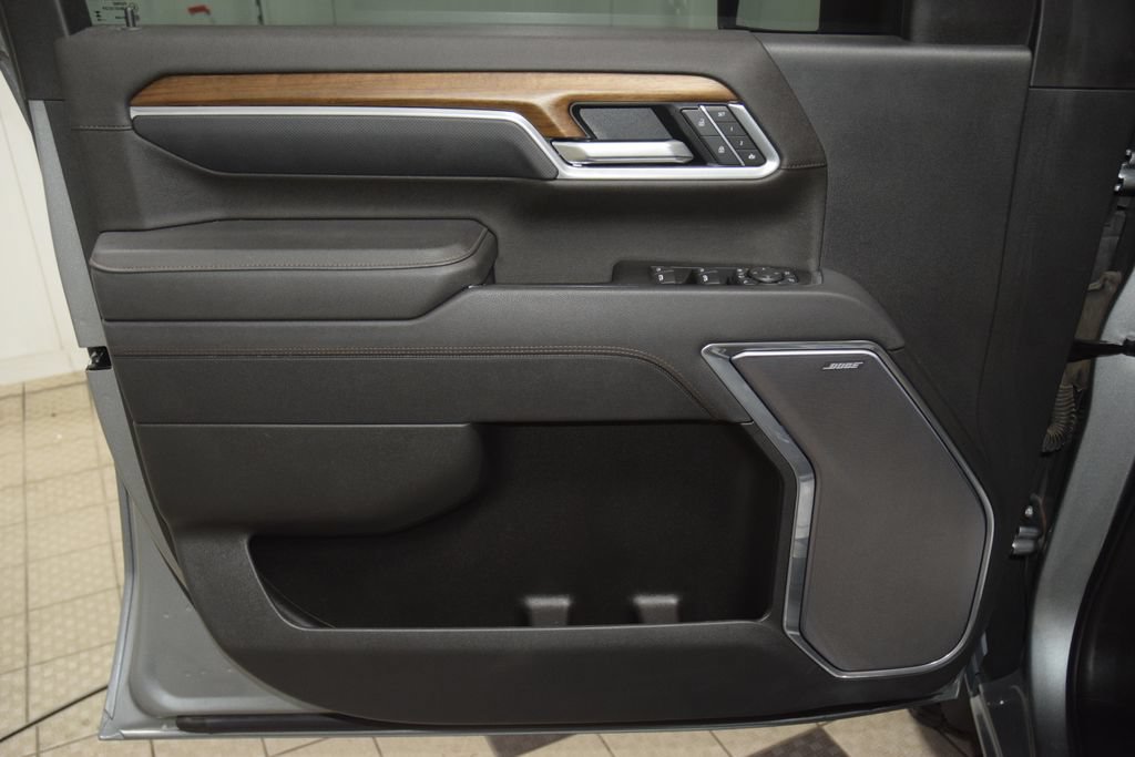 Used 2025 Chevrolet Silverado 2500 High Country w/ Technology Package AWD/4WD image 52