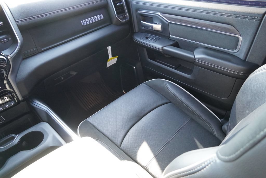 New 2026 RAM 3500 Laramie AWD/4WD image 16