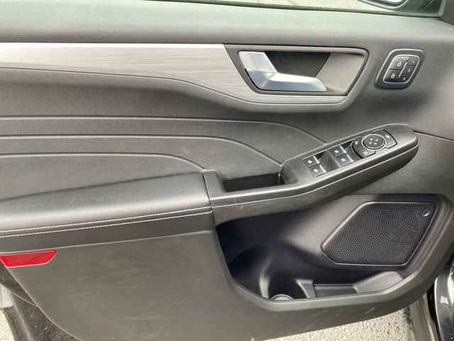 Used 2024 Ford Escape Platinum AWD/4WD image 16