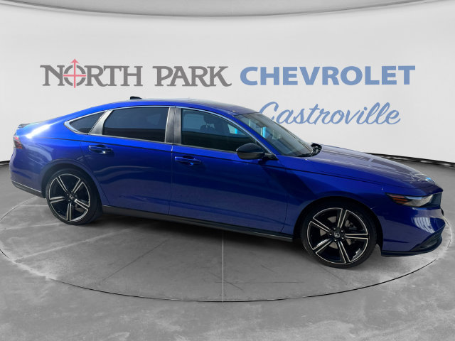 Used 2024 Honda Accord Sport image 2
