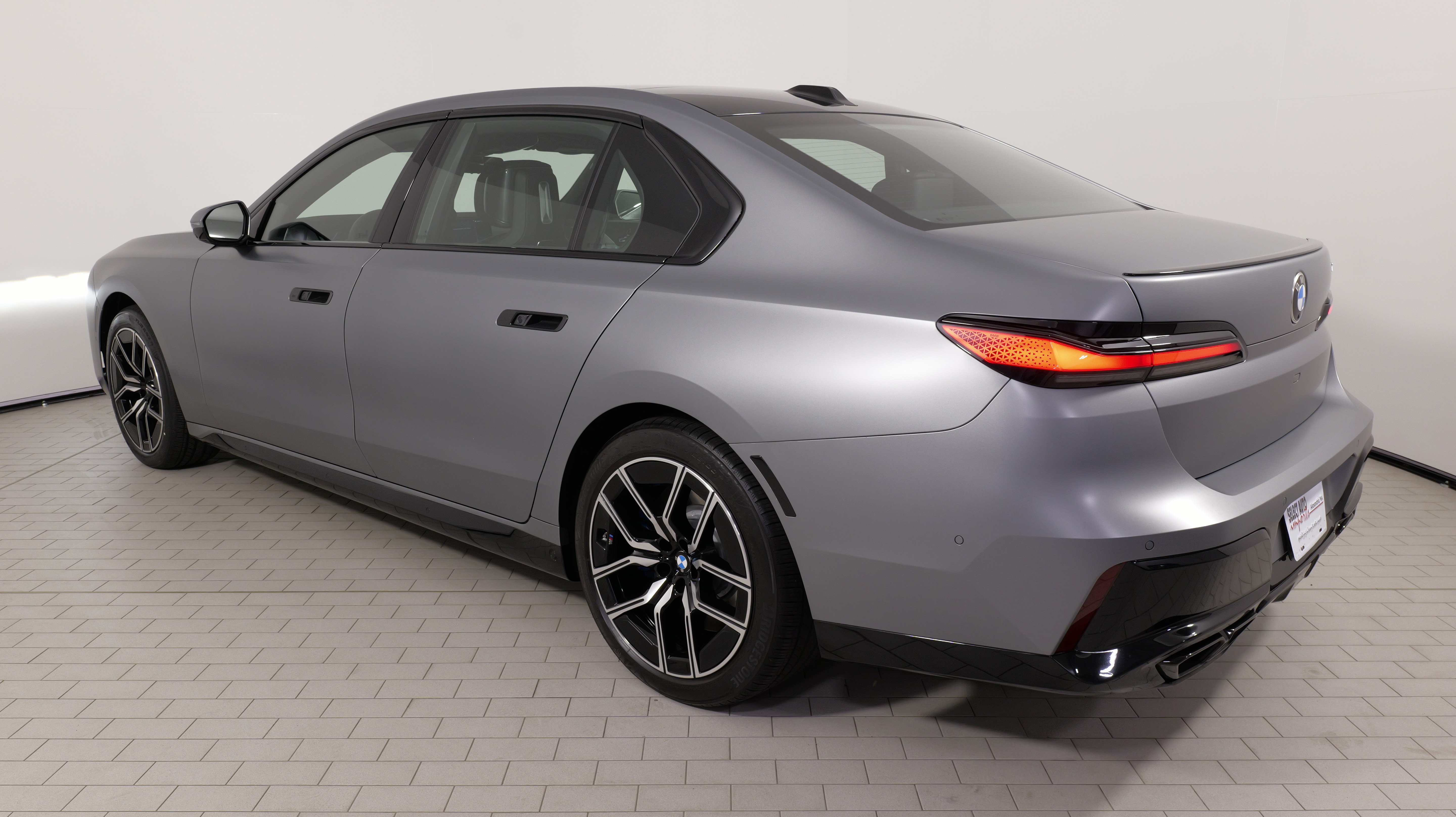 Used 2025 BMW 760i xDrive AWD/4WD image 17