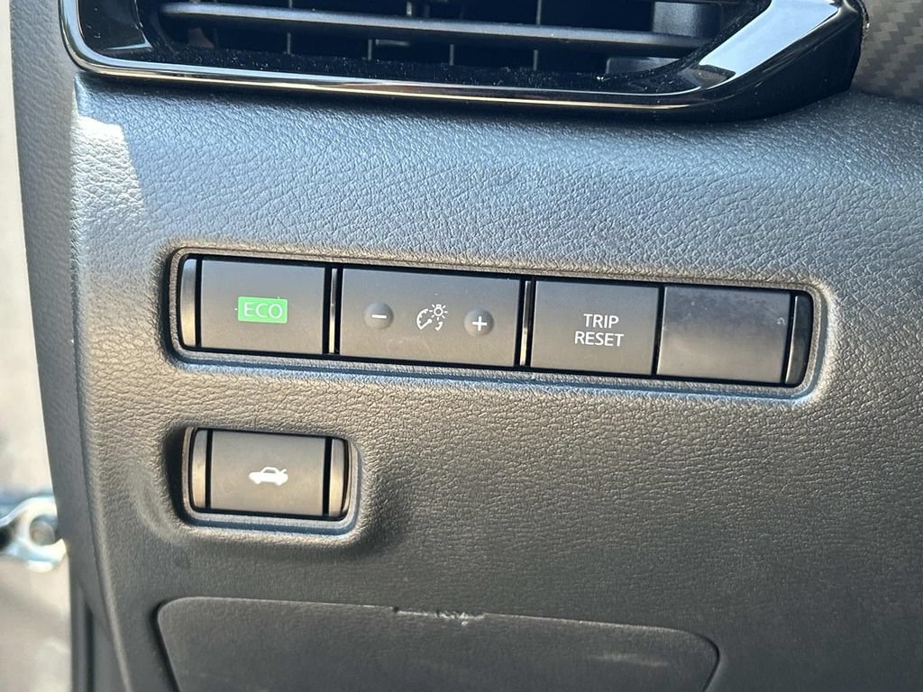 Certified 2023 Nissan Sentra SV FWD image 16
