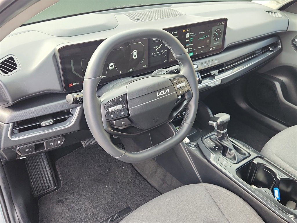 Used 2025 Kia K4 EX image 19