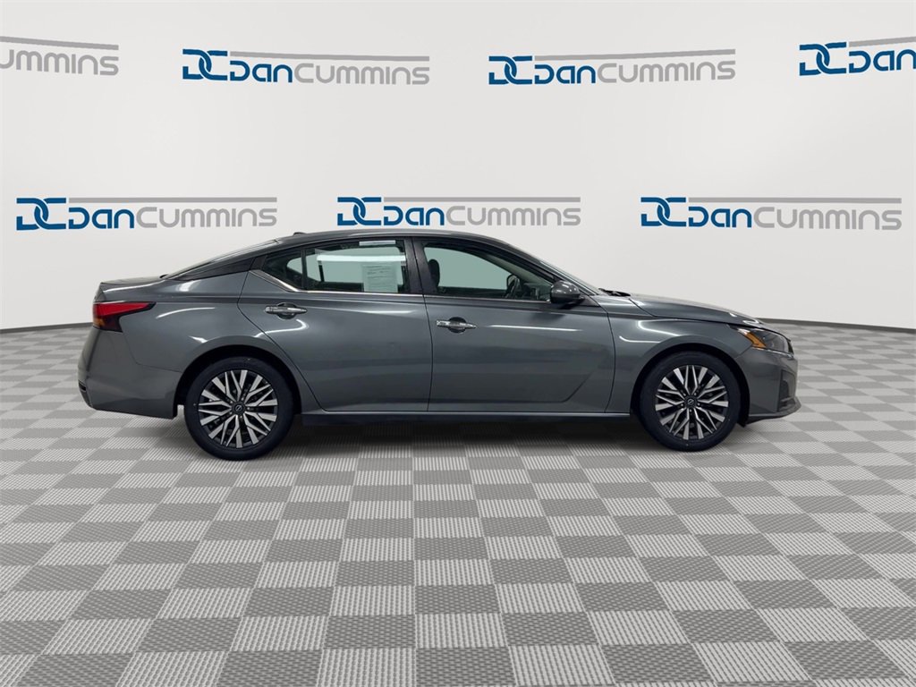 Used 2023 Nissan Altima 2.5 SV image 9