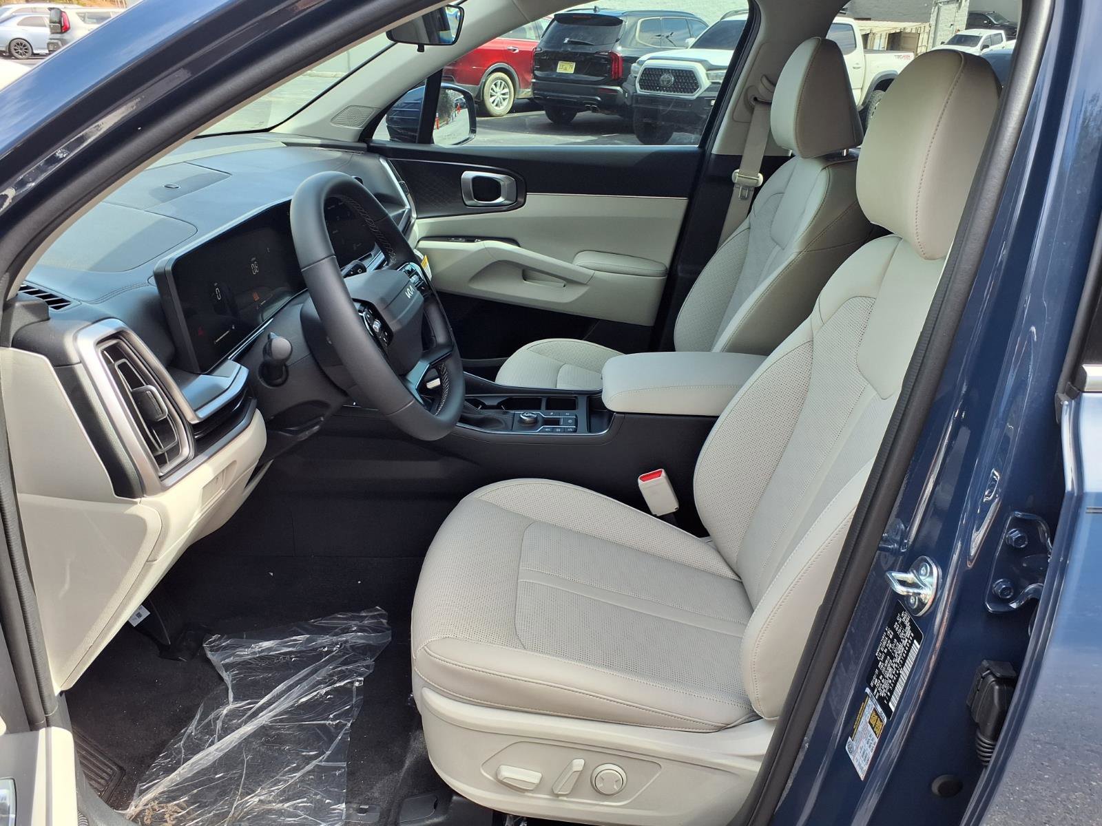 New 2026 Kia Sorento S image 5