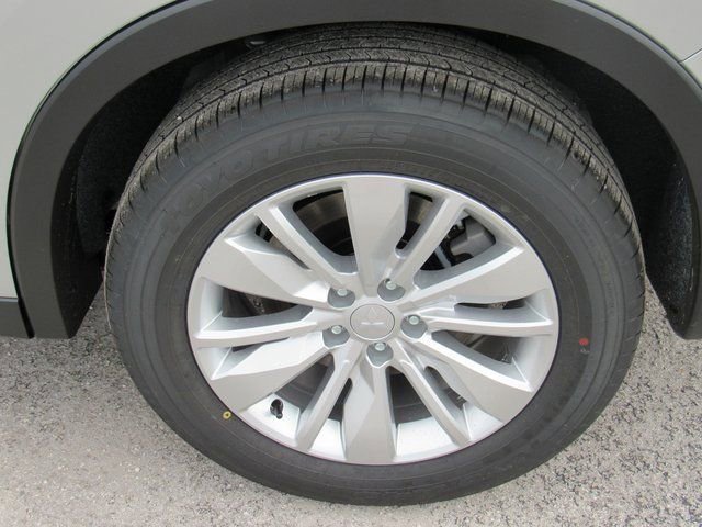 New 2026 Mitsubishi Outlander ES image 7