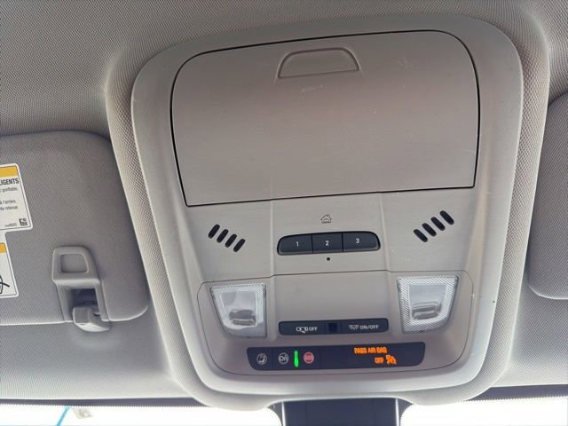 Used 2020 Chevrolet Equinox LT image 38