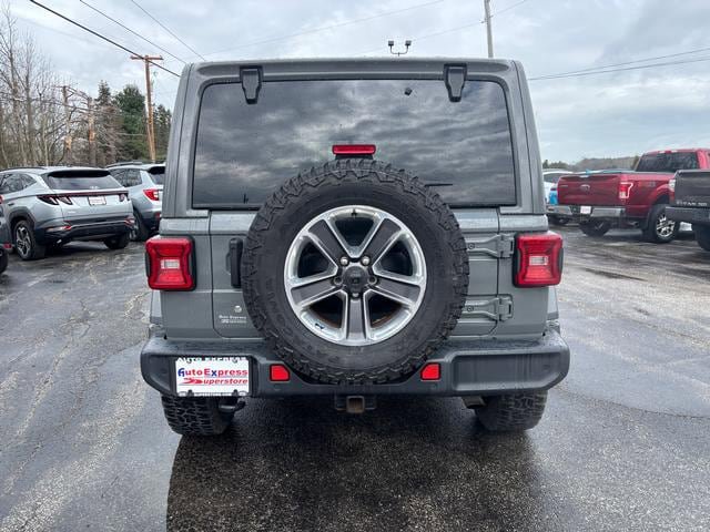Used 2018 Jeep Wrangler Unlimited Sahara AWD/4WD image 6