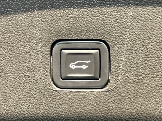 Used 2023 Chevrolet Traverse LT w/ LPO, Cargo Package AWD/4WD image 40