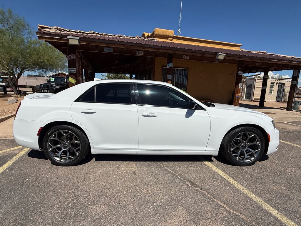 Used 2018 Chrysler 300 Touring w/ Sport Appearance Package RWD image 9