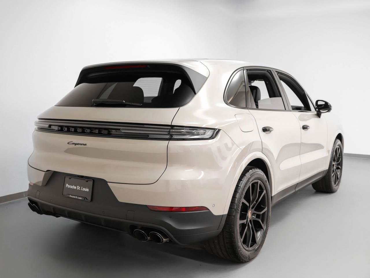 New 2025 Porsche Cayenne image 12