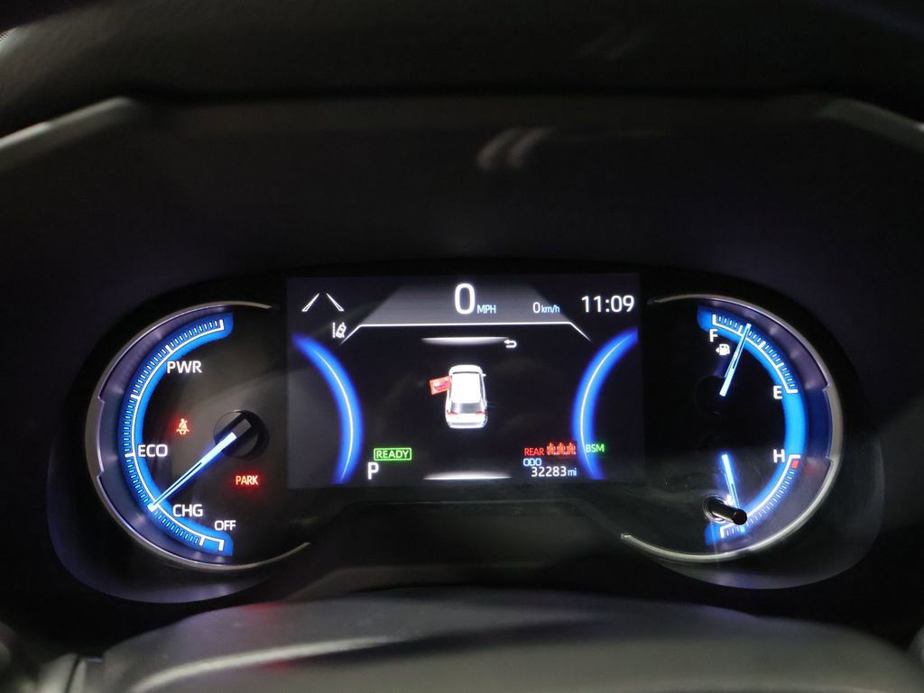 Used 2025 Toyota RAV4 XLE image 33