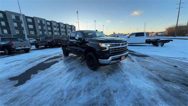 Used 2023 Chevrolet Silverado 1500 LTZ image 2
