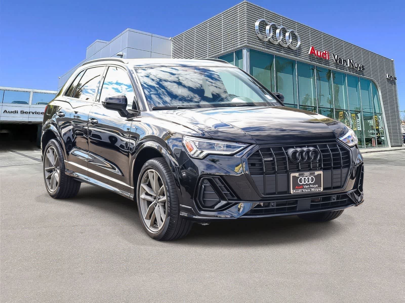 Used 2024 Audi Q3 2.0T Premium w/ Black Optic Sport Package AWD/4WD image 5