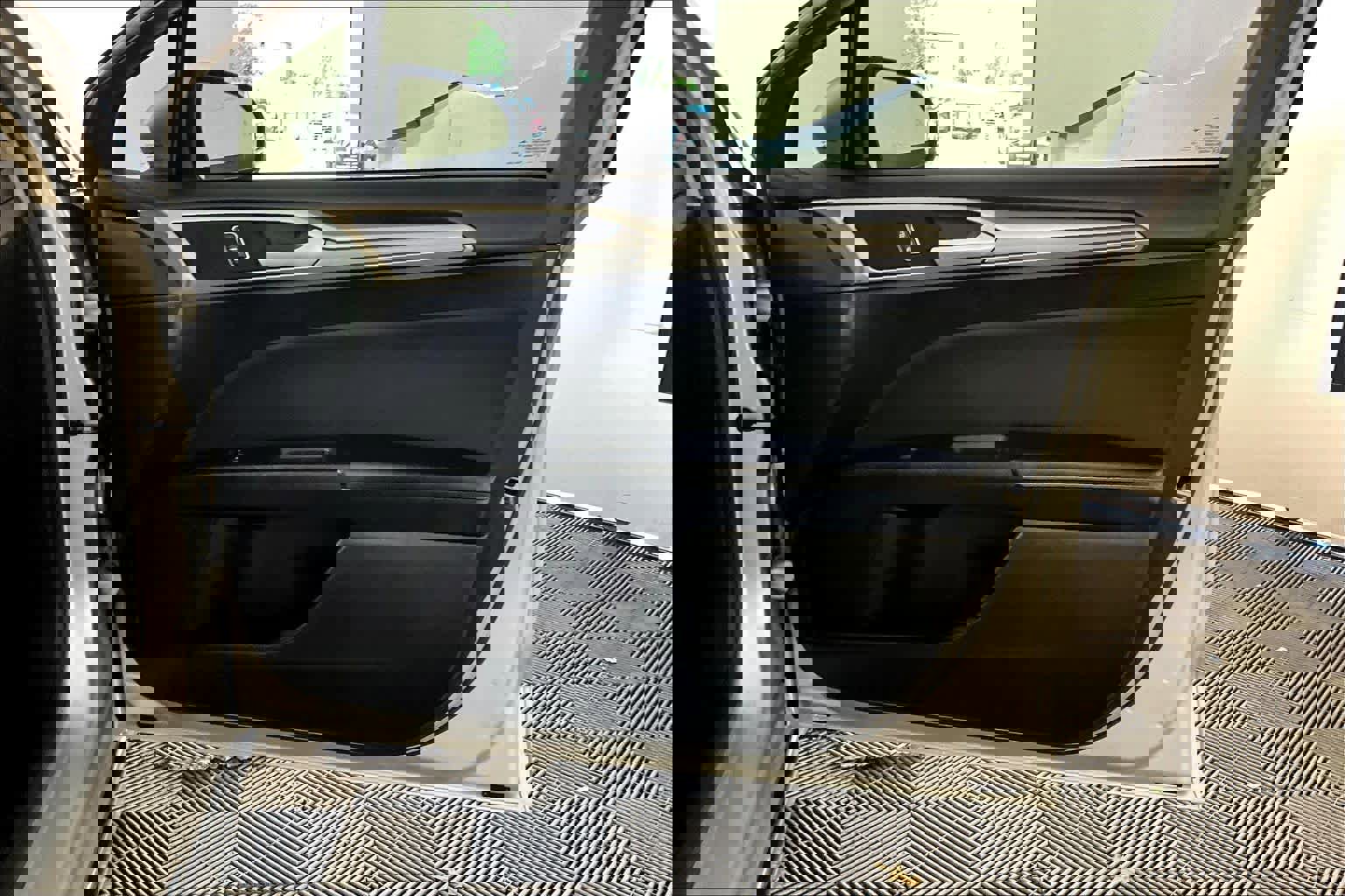 Used 2019 Ford Fusion SE image 22