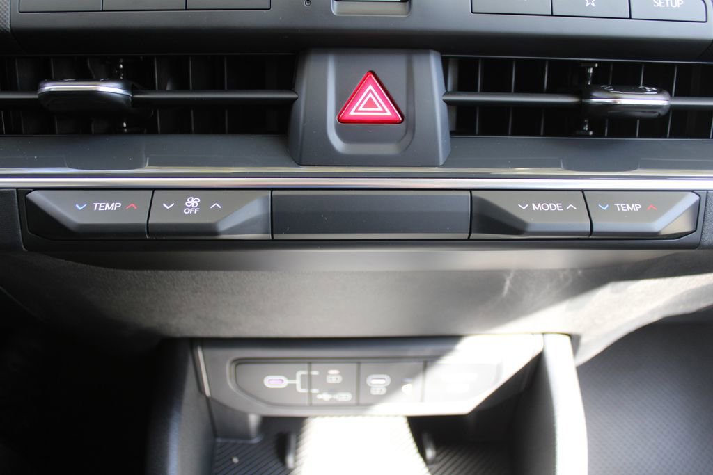 New 2025 Kia K4 EX image 34