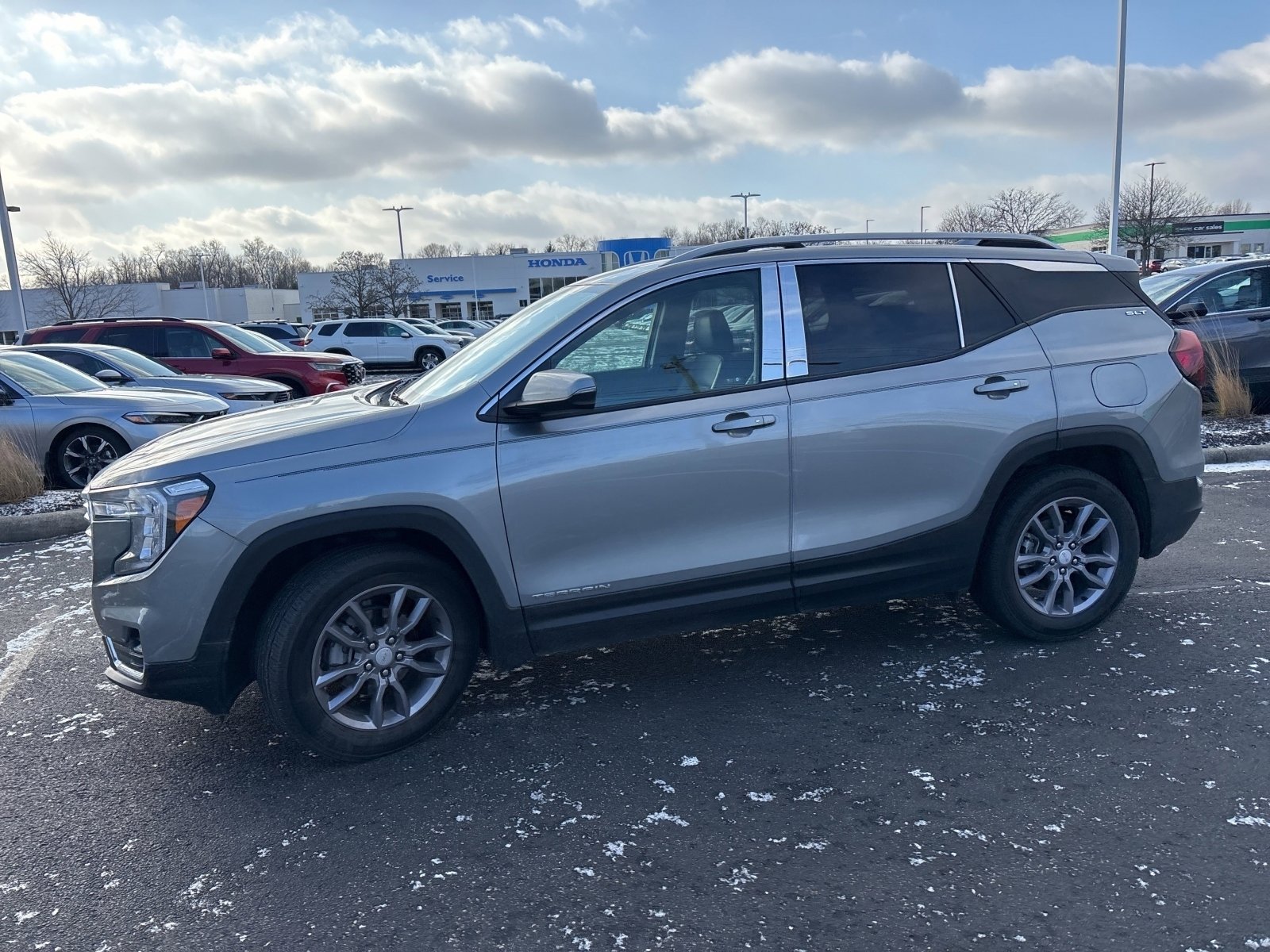 Used 2023 GMC Terrain SLT image 15