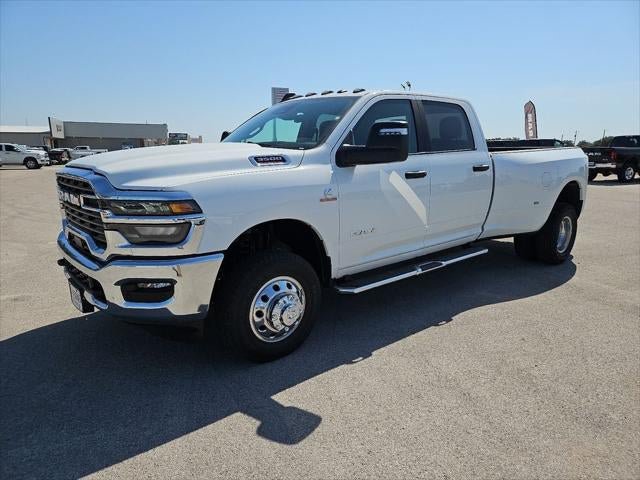 New 2026 RAM 3500 Big Horn AWD/4WD image 32