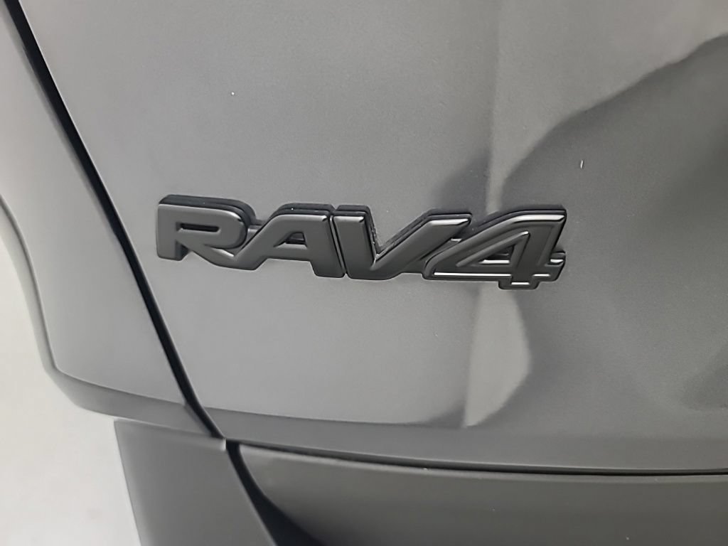 Used 2023 Toyota RAV4 LE AWD/4WD image 12