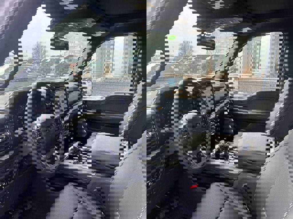 New 2026 Ford F150 Lariat w/ Equipment Group 502A High image 8