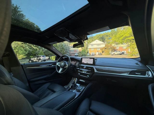 Used 2018 BMW 540i xDrive image 31