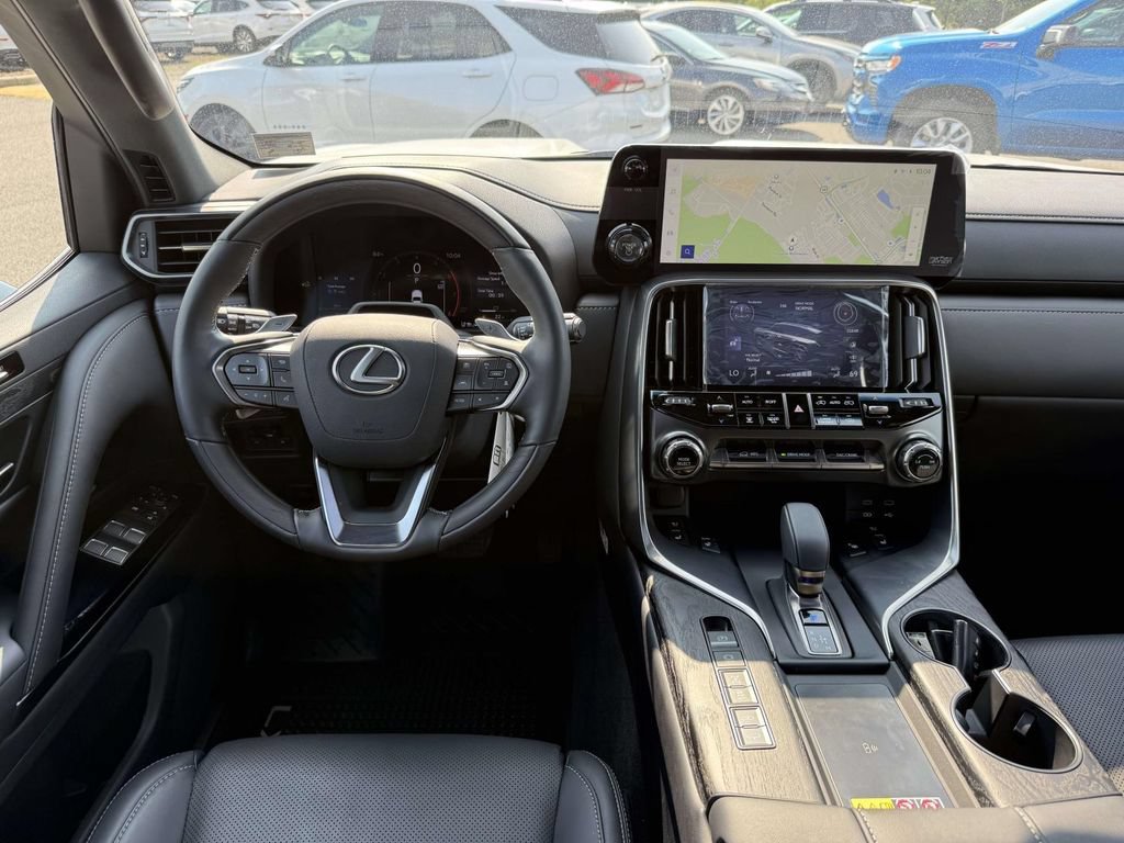 Used 2025 Lexus LX 700h Luxury w/ Appearance Package AWD/4WD image 8