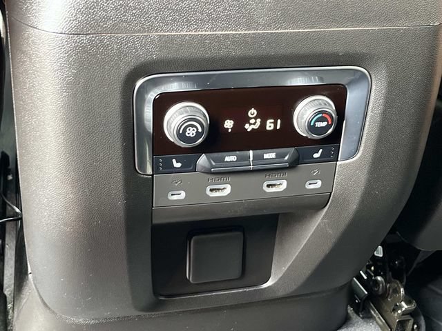 Used 2023 Chevrolet Suburban High Country w/ Advanced Technology Package AWD/4WD image 18