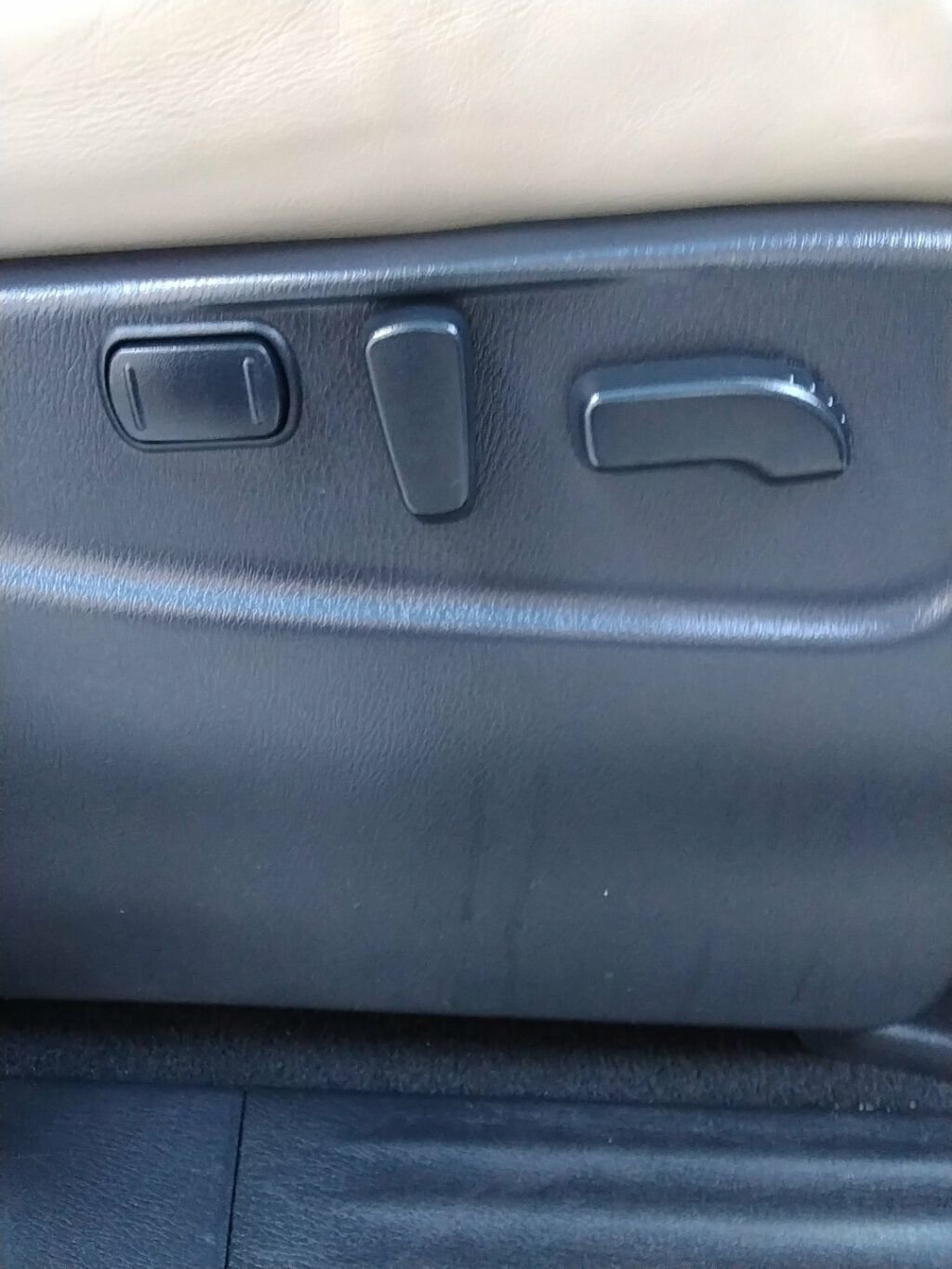 Used 2018 Nissan Armada SL image 16