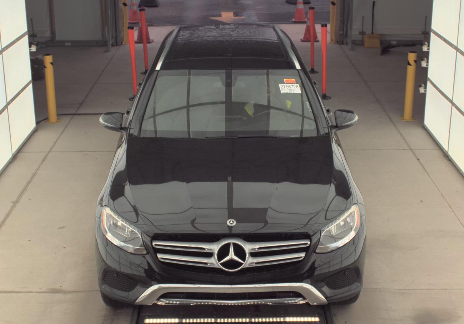 Used 2019 Mercedes-Benz GLC 300 4MATIC w/ Premium Package image 2