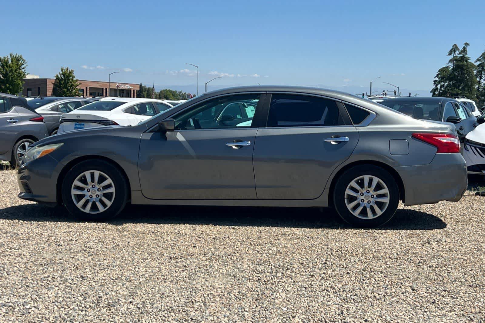 Used 2016 Nissan Altima 2.5 S w/ Power Driver Seat Package FWD image 6