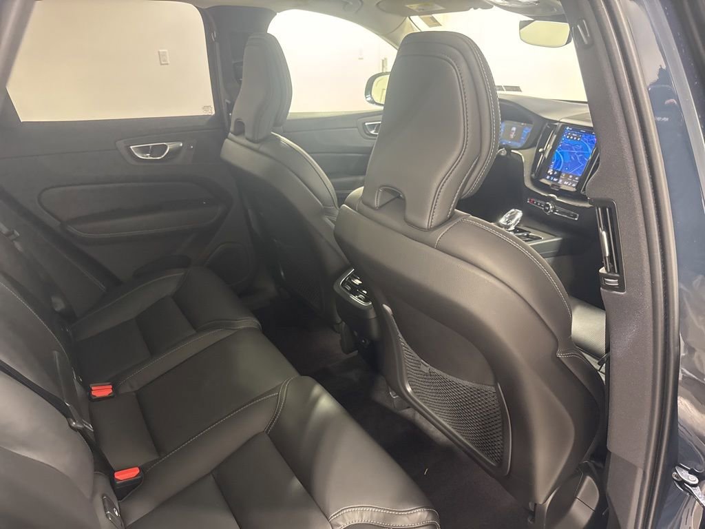 Used 2025 Volvo XC60 B5 Ultra w/ Climate Package image 24