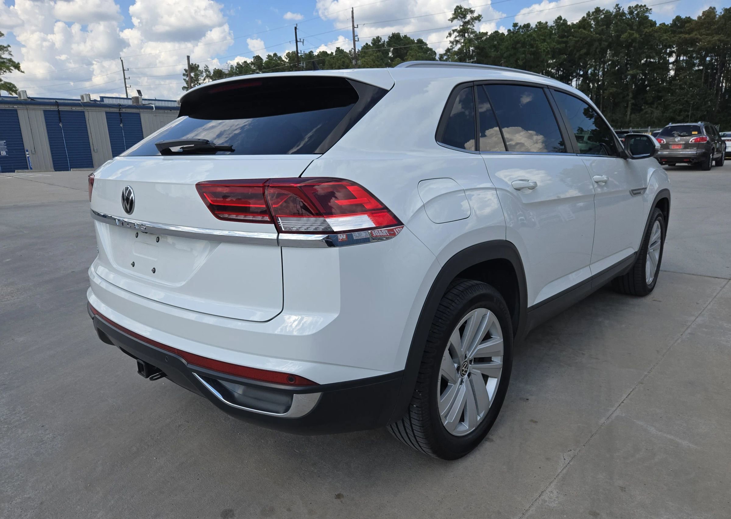 Used 2021 Volkswagen Atlas Cross Sport SE w/ Panoramic Sunroof Package image 16