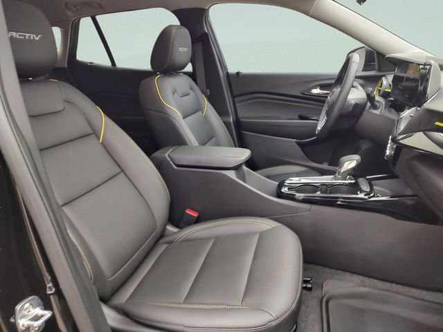 Used 2025 Chevrolet Trax ACTIV w/ Sunroof Package image 30