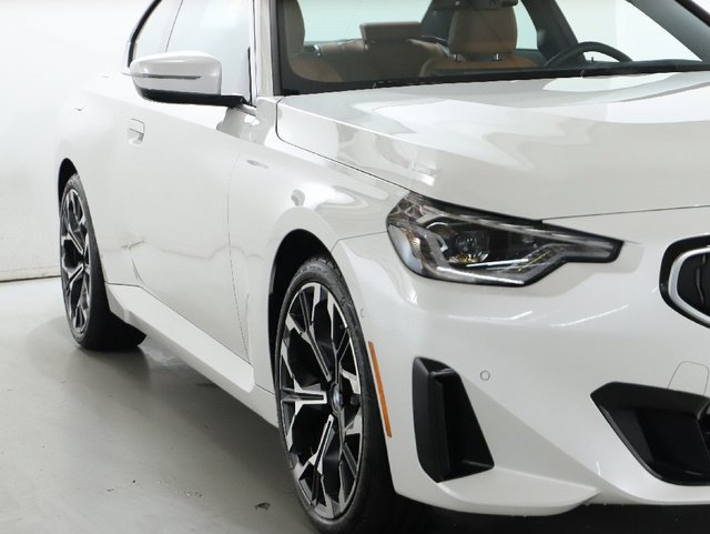 Used 2025 BMW 230i xDrive Coupe w/ Premium Package AWD/4WD image 9