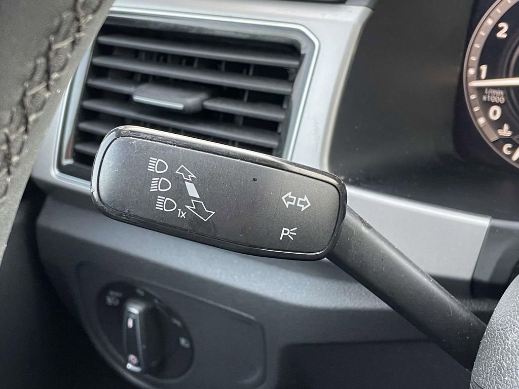 Used 2019 Volkswagen Atlas SEL Premium image 13