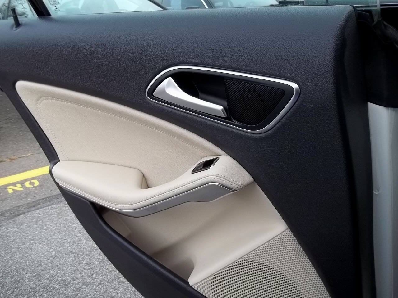 Used 2014 Mercedes-Benz CLA 250 4MATIC image 13