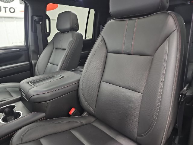 Used 2024 Chevrolet Suburban RST w/ Luxury Package AWD/4WD image 40