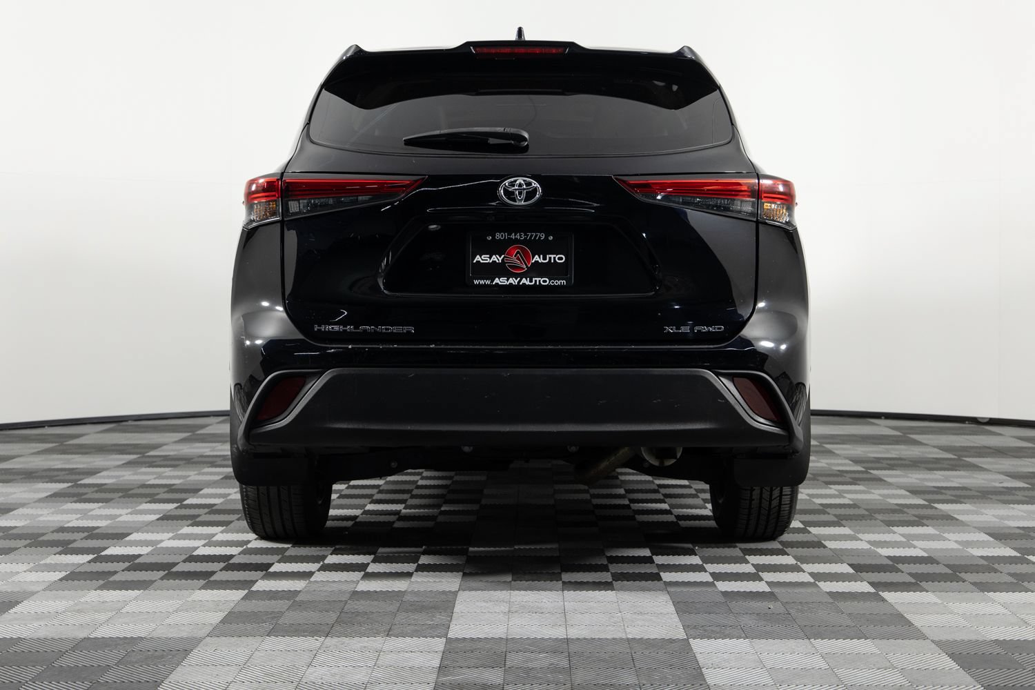 Used 2022 Toyota Highlander XLE AWD/4WD image 6
