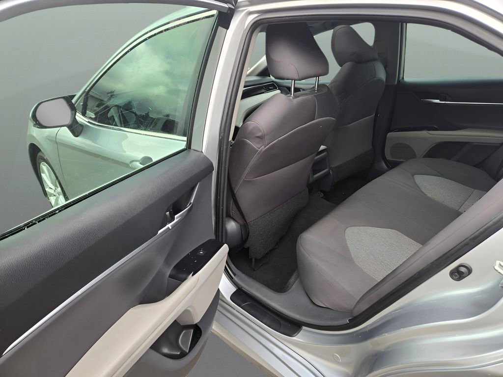 Used 2019 Toyota Camry LE w/ Convenience Package FWD image 12